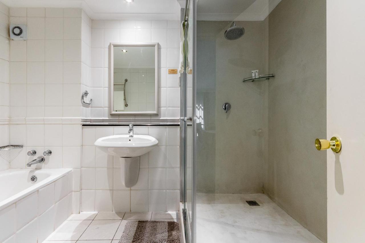 Trendy Apartment In Thibault Square City Centre Kapstaden Eksteriør billede